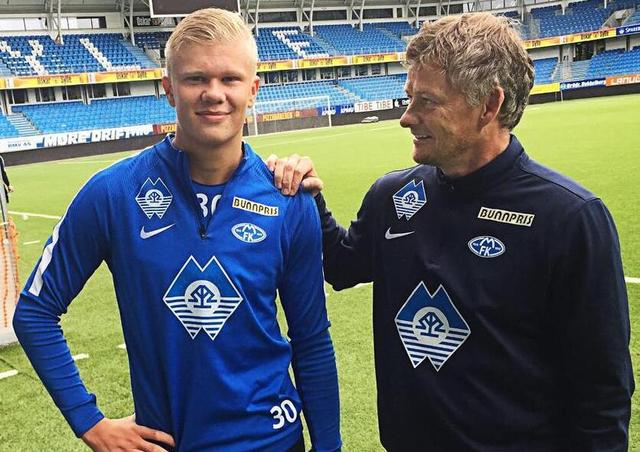 赵佳楠：我们拥有全世界最好的球迷，非常感谢大连球迷的支持