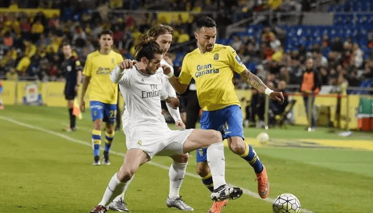 斯拉维亚主帅：我们让阿森纳踢得很艰难，但球队犯了致命失误