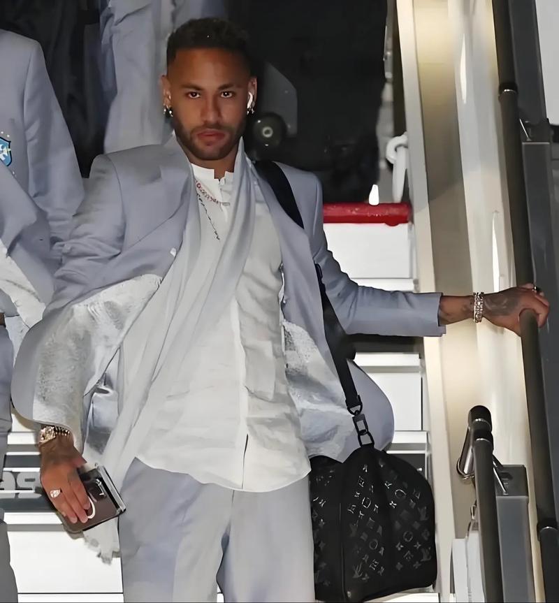 心理专家：阿劳霍目前身体状况良好，但他存在心理问题